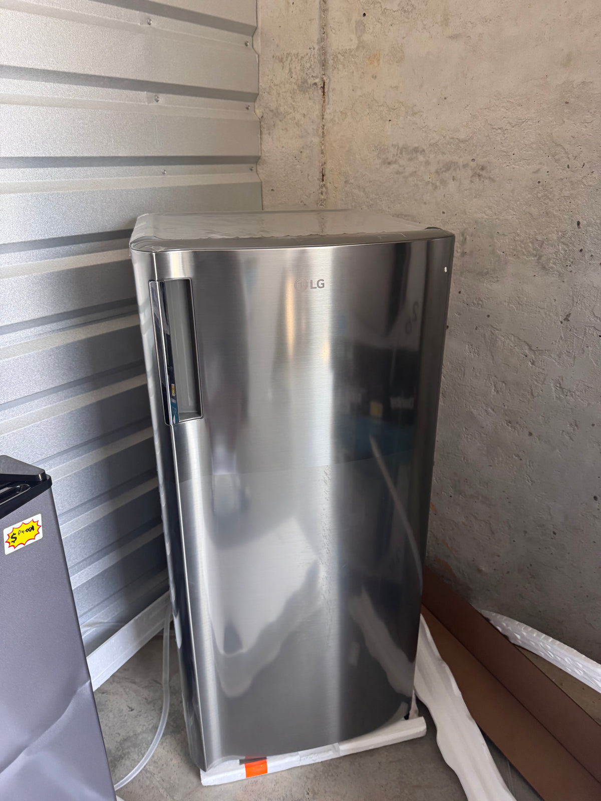 LG 6 Cu. Ft. Single Door Refrigerator – LRONC0605V