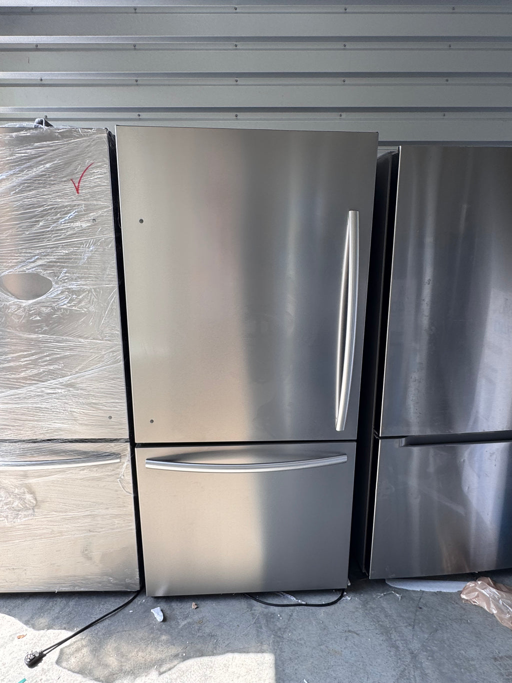 MORA 22 Cu. Ft. Stainless Steel Bottom Freezer Refrigerator – Like New