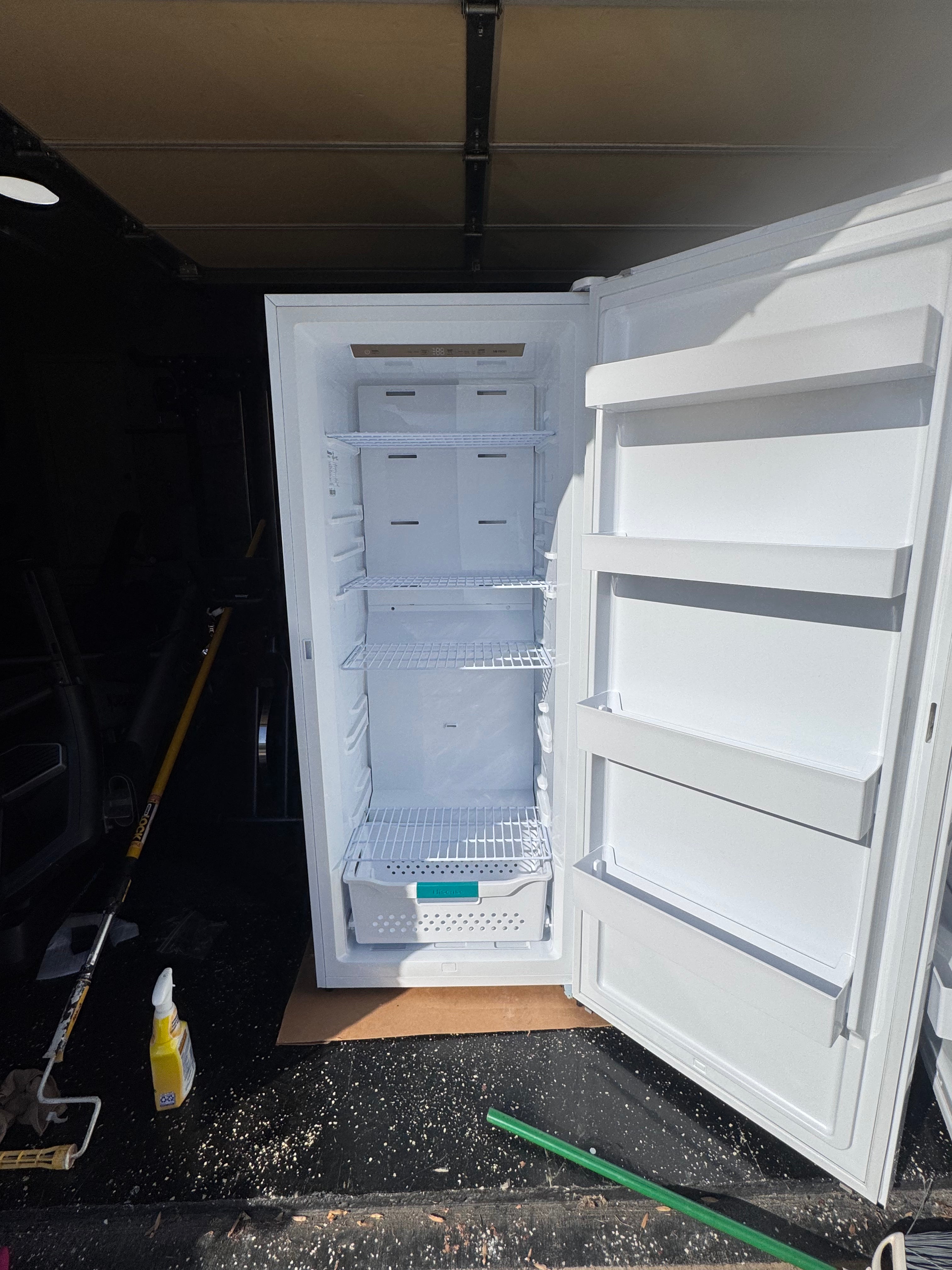 Hisense 13.6 Cu. Ft. Convertible Upright Freezer / Refrigerator