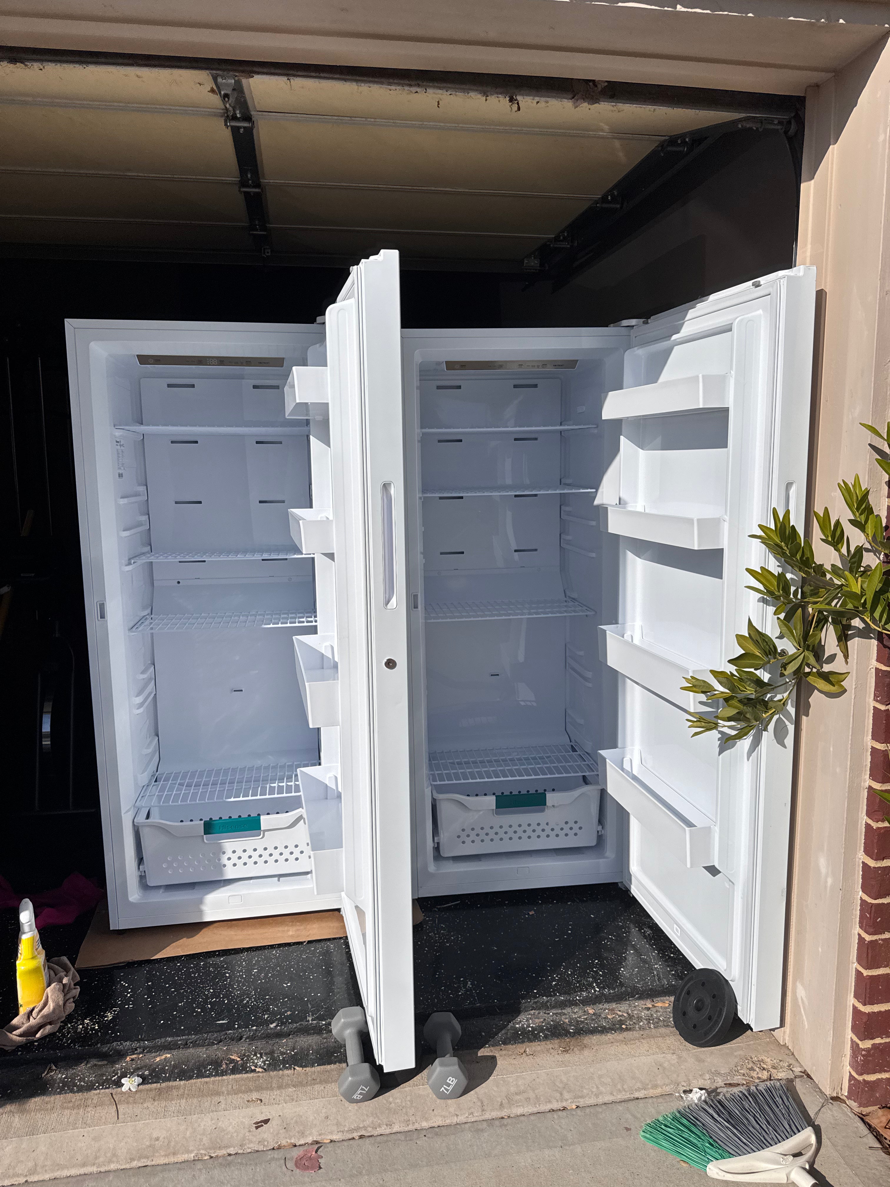 Hisense 13.6 Cu. Ft. Convertible Upright Freezer / Refrigerator