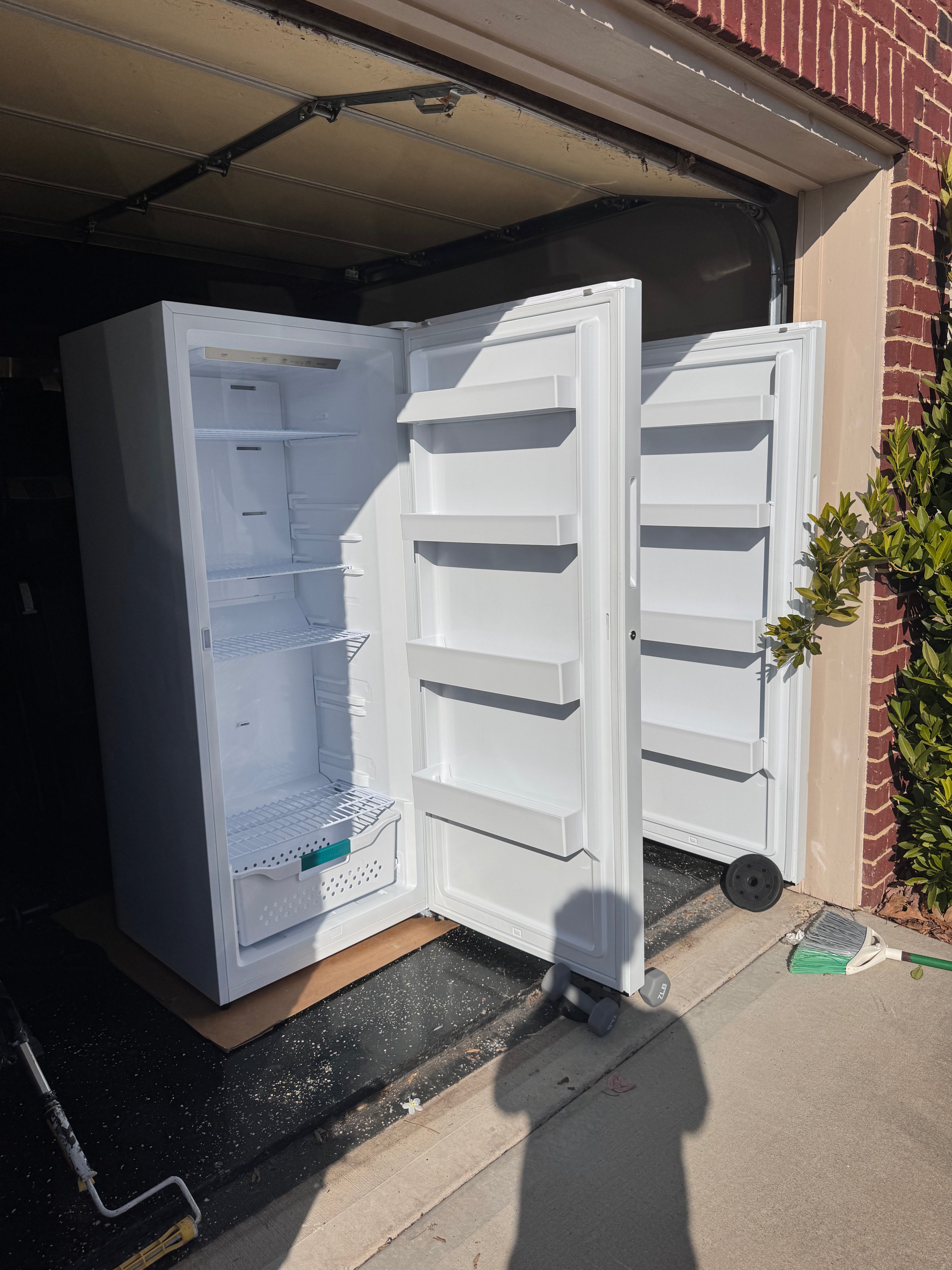 Hisense 13.6 Cu. Ft. Convertible Upright Freezer / Refrigerator