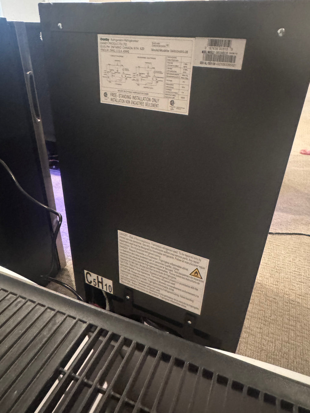 Danby 3.3 cu. ft. Compact Fridge in Stainless Steel Look(SMALL DENT)